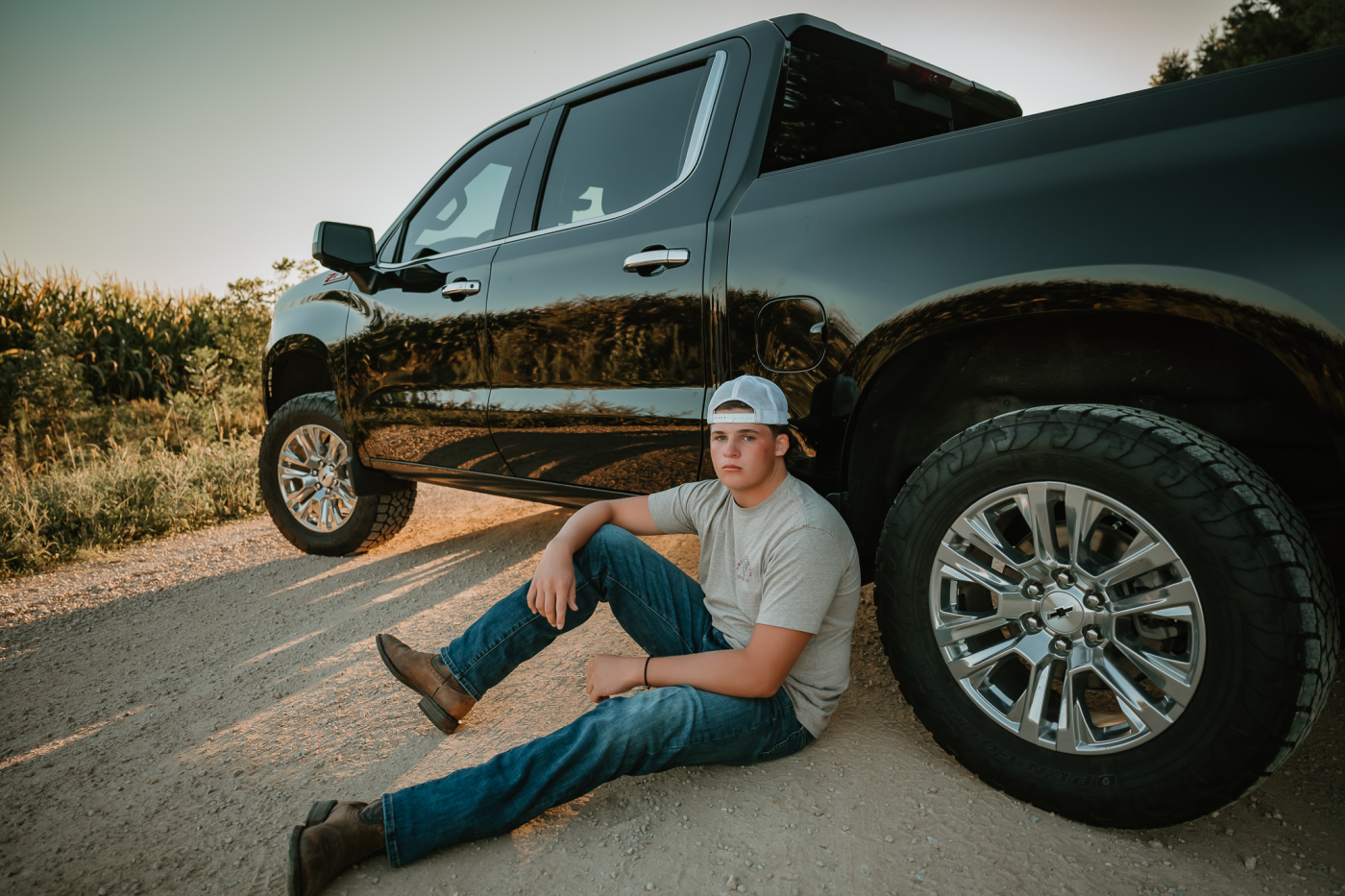 senior pictures quad cities with truck